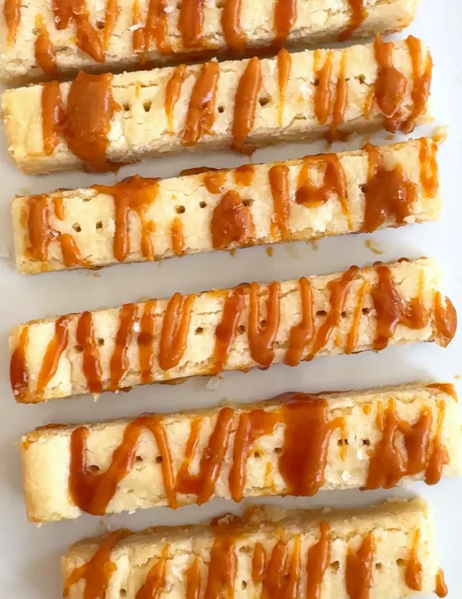 Shortbread Cookies with Salted Caramel Drizzle